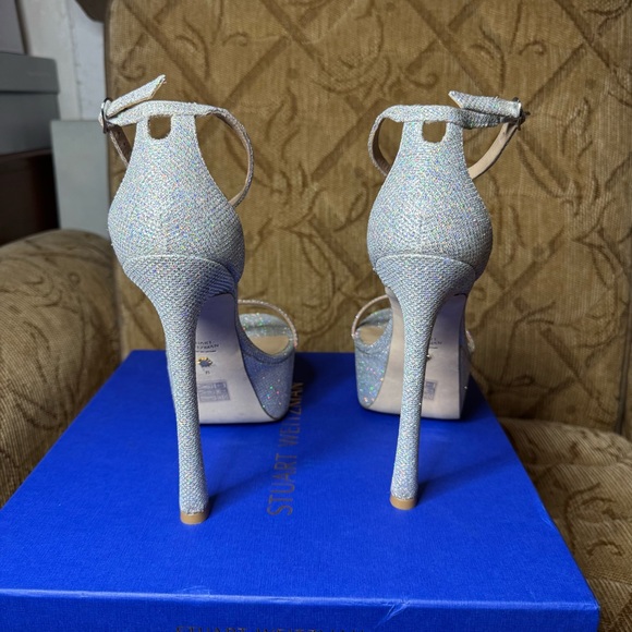 STUART WEITZMAN  Nudist Hollywood Metallic Platform
Sandals In Silver SIZE 8 B - Picture 7 of 9